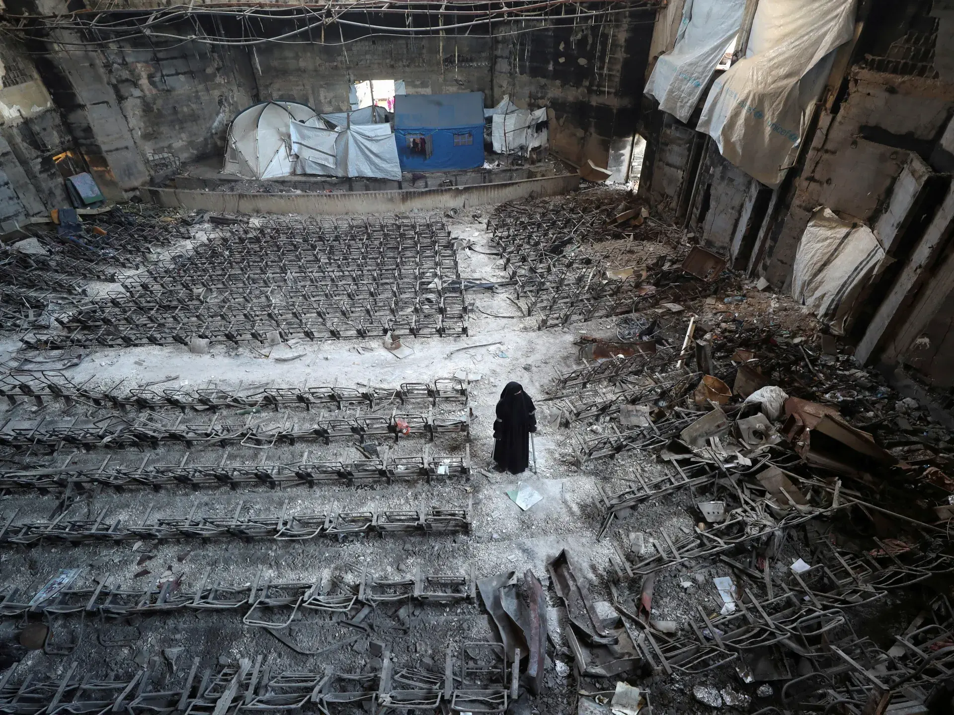 Qəzzanın dirçəlişi siniflərdən keçir