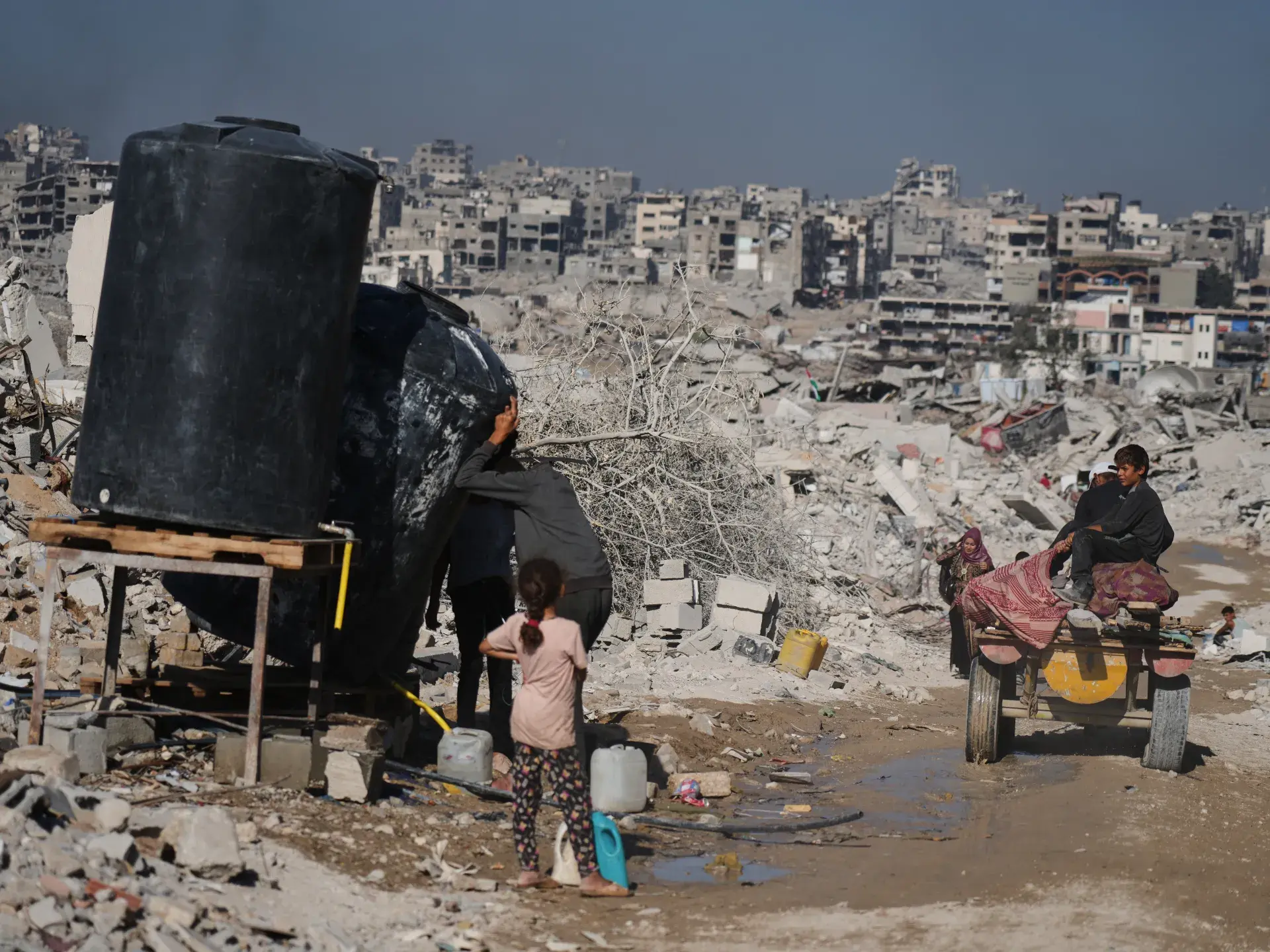 Qəzza mühasirəsi: Fələstinlilər aclıq, soyuq və itkilərlə üzləşir