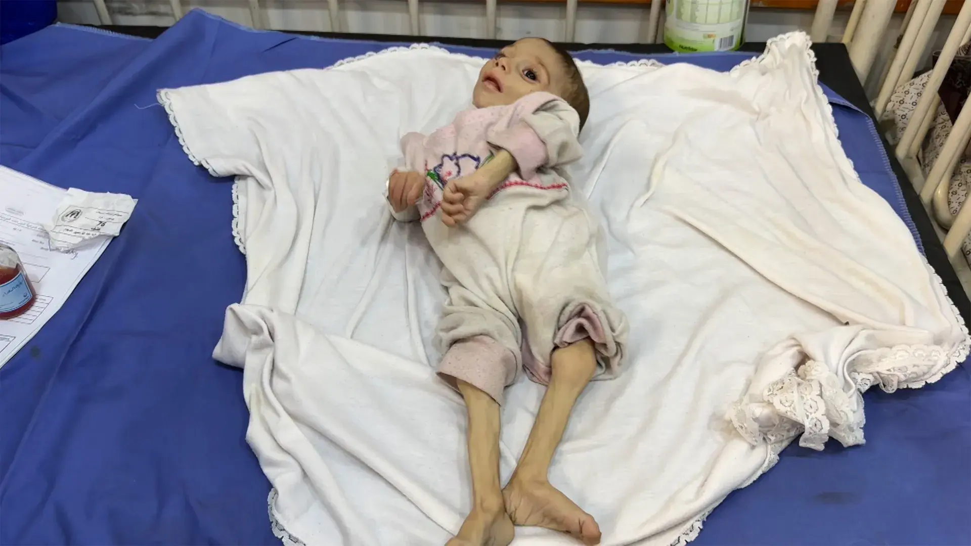 Qəzzada biryaşlı körpə də yardıma möhtac uşaqlar sırasındadır