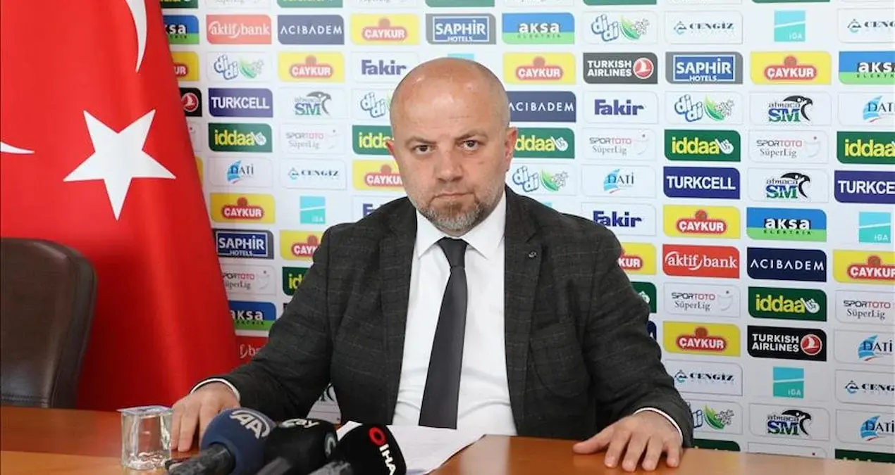 Rizespor hakimlərə səbrlə bağlı iradını bildirdi